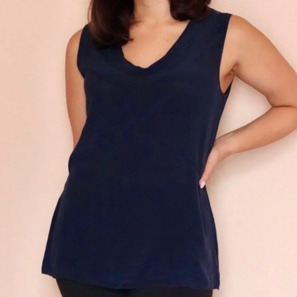 Tory Burch Women's Navy 100%‎ Silk V Neck Sleeveless Tank Top - Size 10